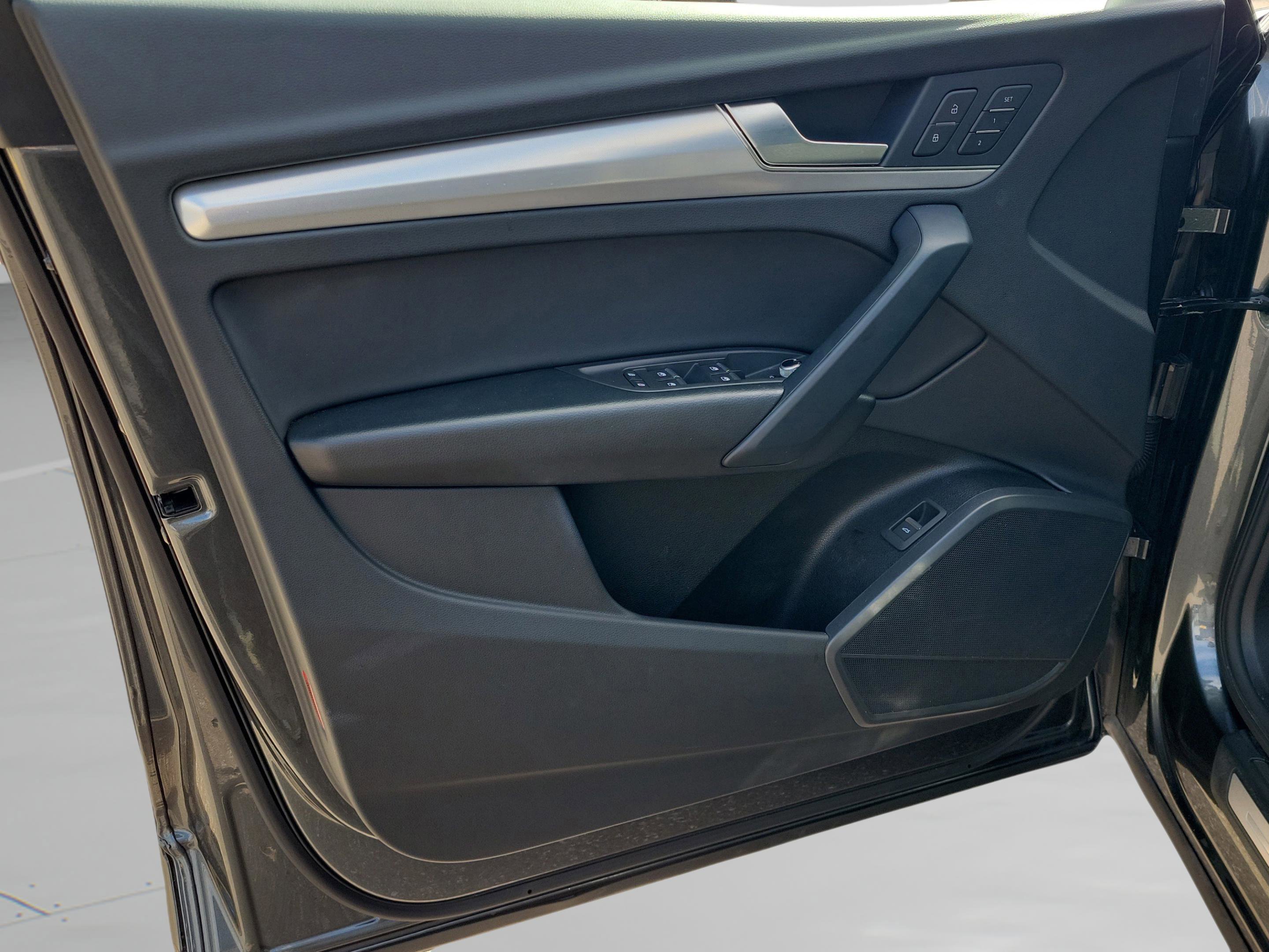 Used 2025 Audi Q5 2.0T Premium image 28