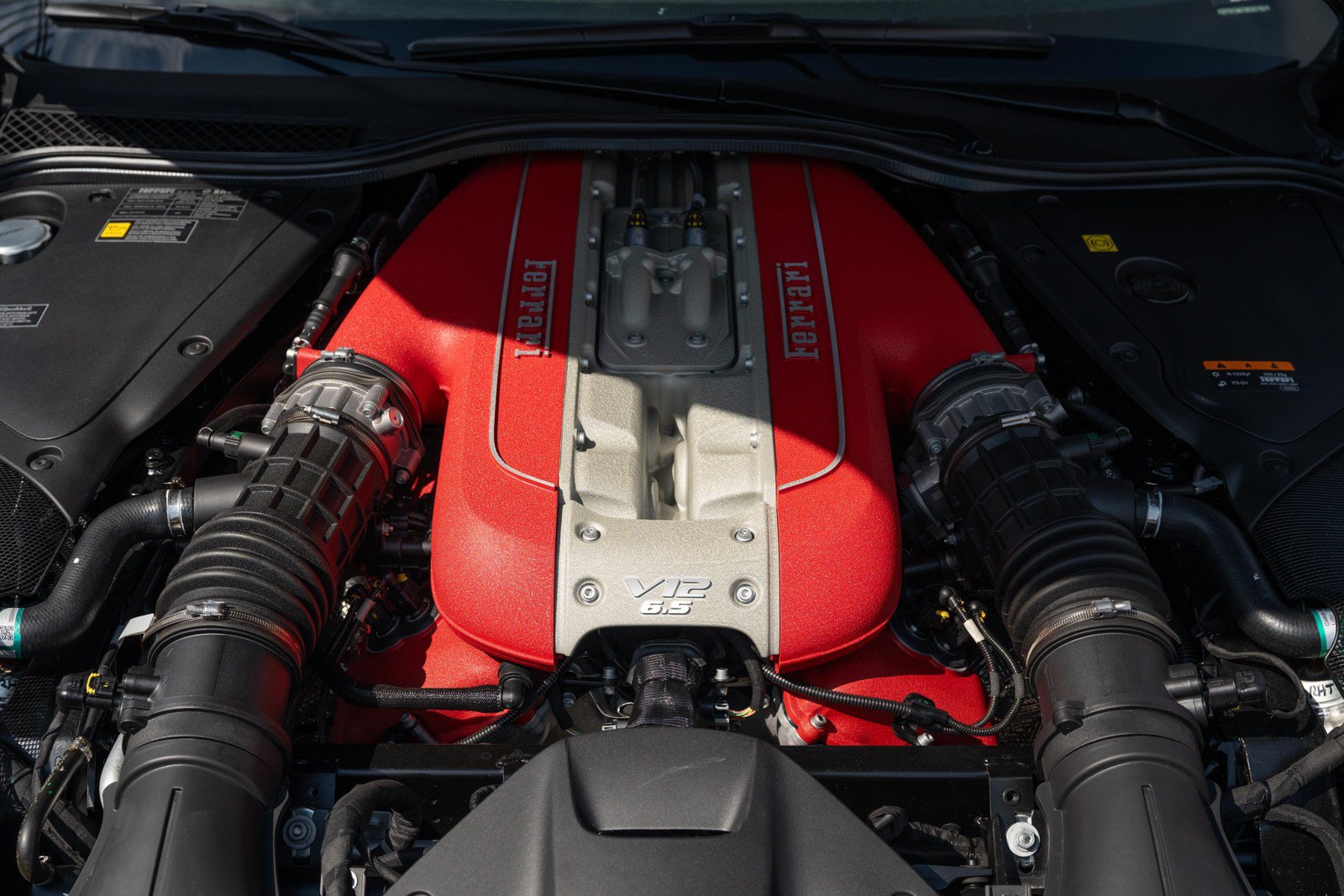 Used 2021 Ferrari 812 GTS RWD image 13