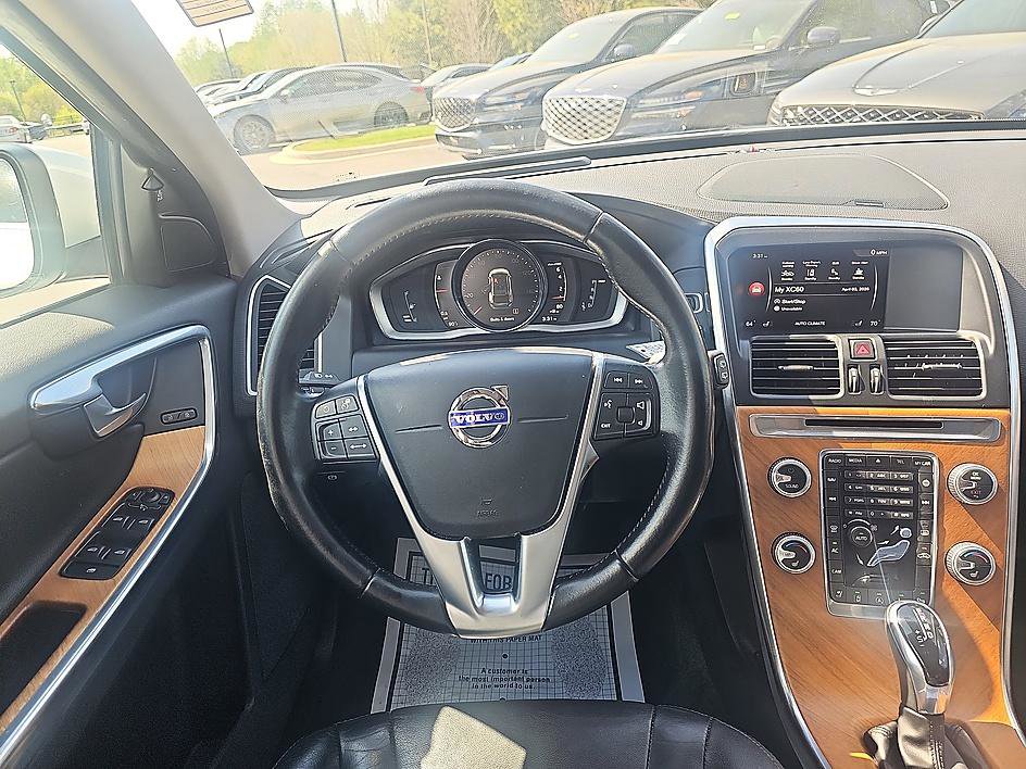 Used 2017 Volvo XC60 T5 Inscription w/ Advanced Package image 16