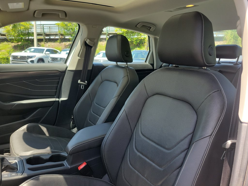 Used 2023 Volkswagen Jetta SEL FWD image 22