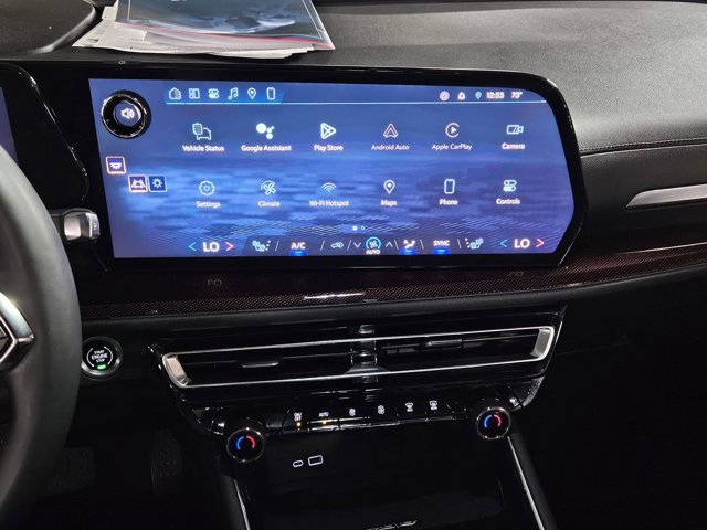 Used 2024 Chevrolet Traverse Z71 AWD/4WD image 14