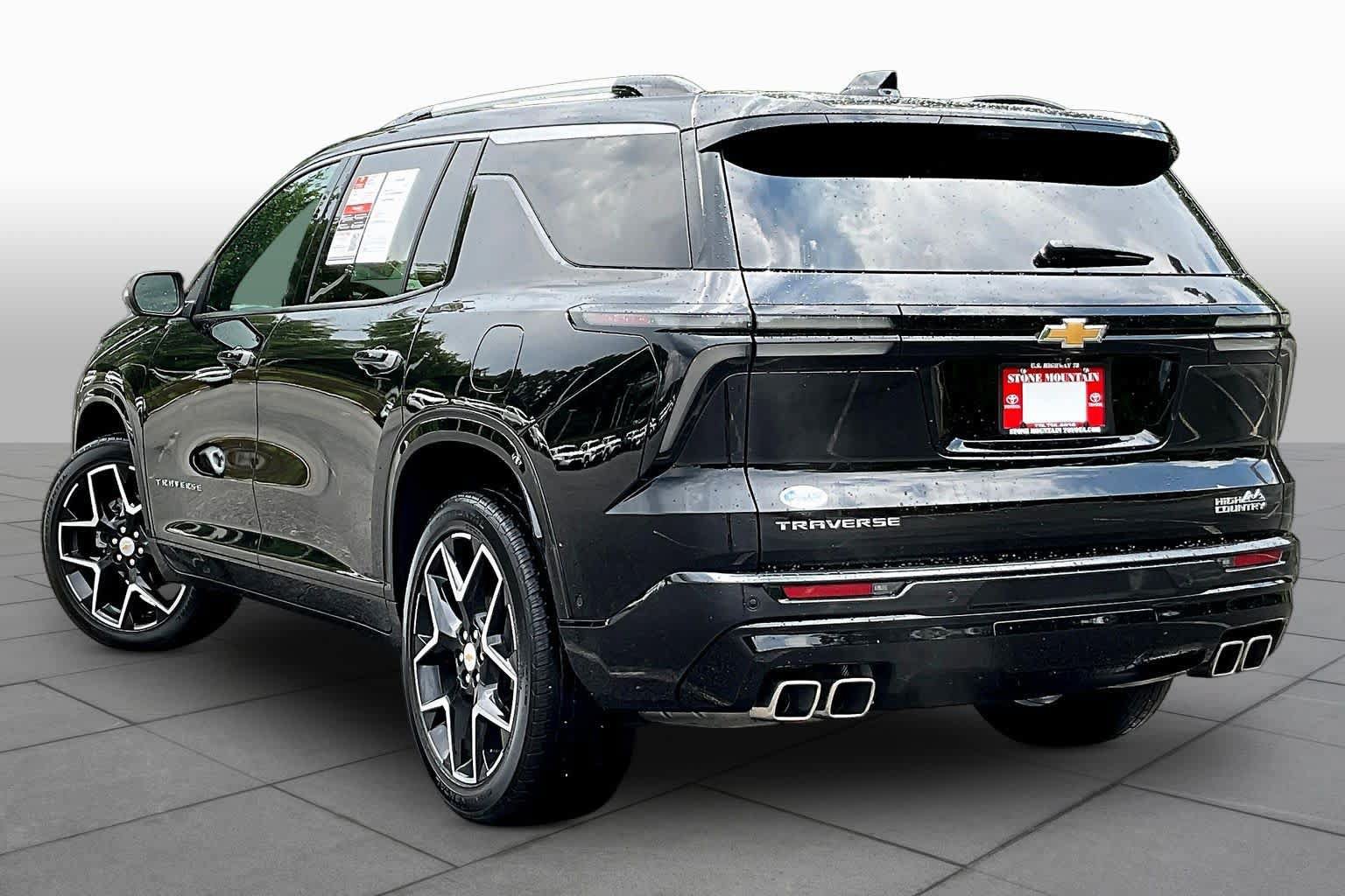 Used 2025 Chevrolet Traverse High Country w/ LPO, Floor Liner Package FWD image 23