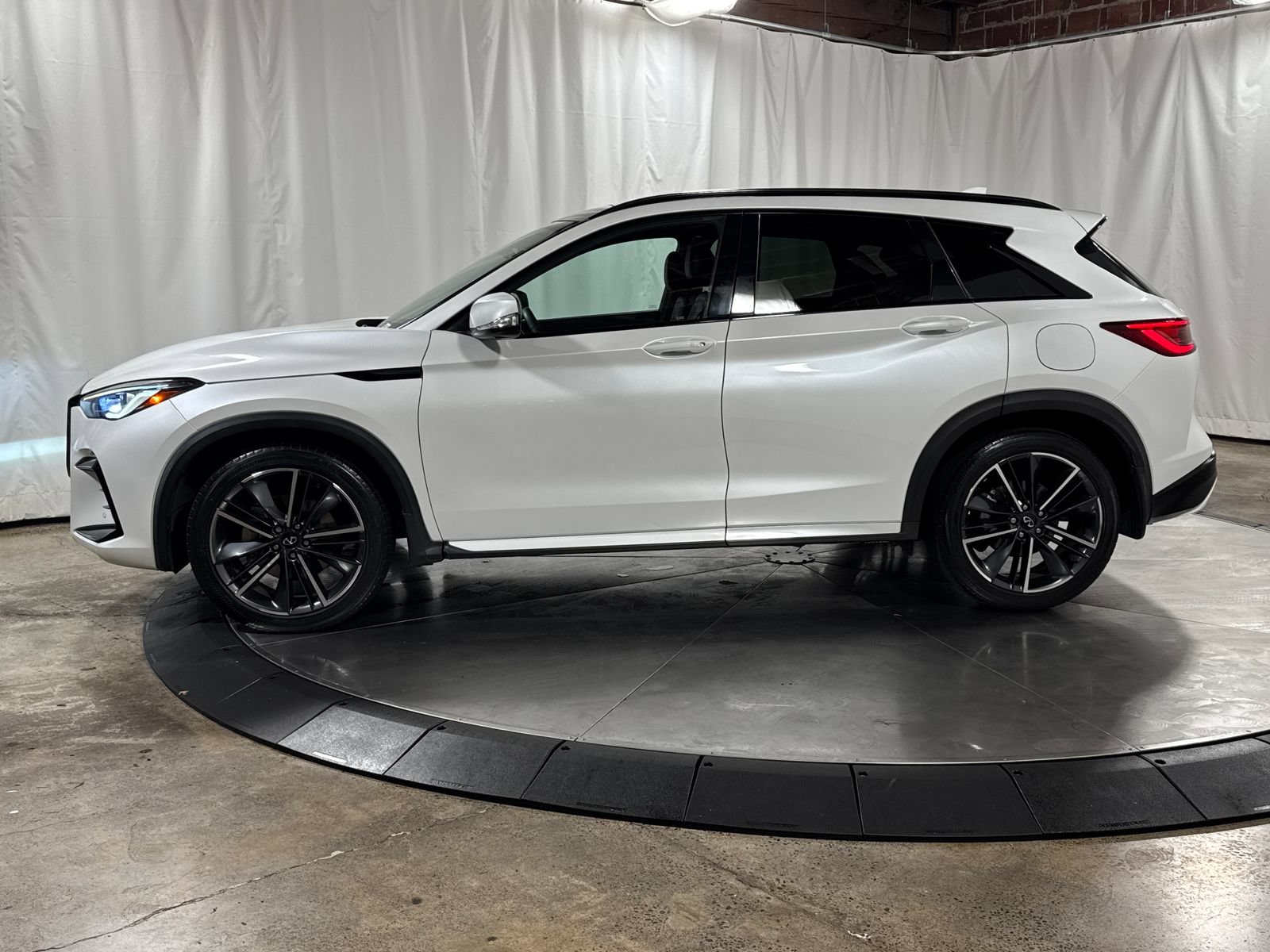 Certified 2023 INFINITI QX50 Sport AWD/4WD image 6