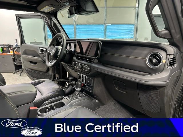 Used 2024 Jeep Wrangler Sahara w/ Technology Group image 27