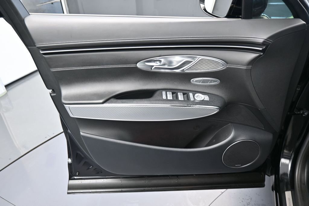 Used 2022 Genesis GV70 2.5T w/ Sport Prestige Package AWD/4WD image 13