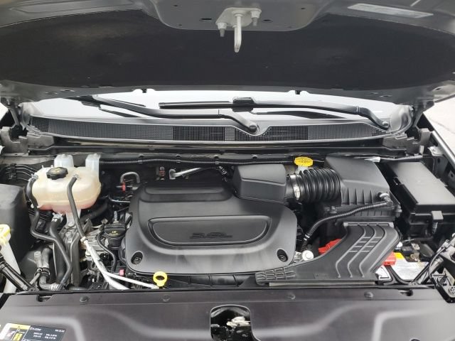 Used 2025 Chrysler Pacifica Limited AWD/4WD image 11