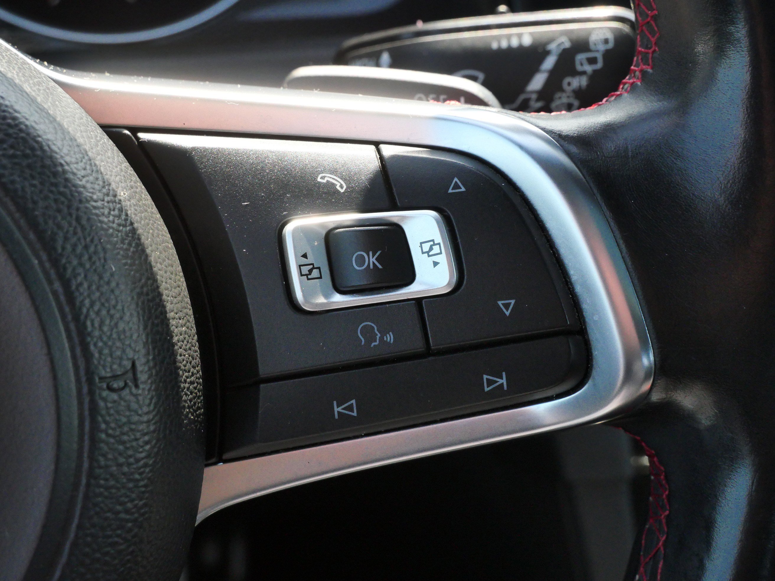Used 2015 Volkswagen GTI Autobahn FWD image 32