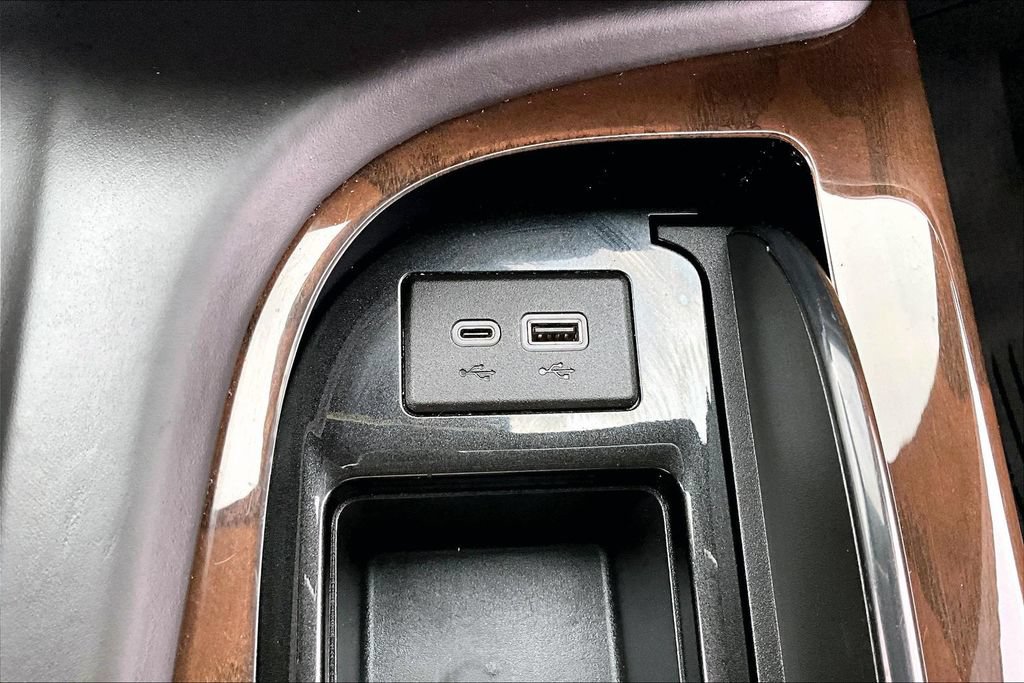 Used 2024 Cadillac Escalade ESV Sport Platinum w/ LPO, Floor Liner Package AWD/4WD image 26