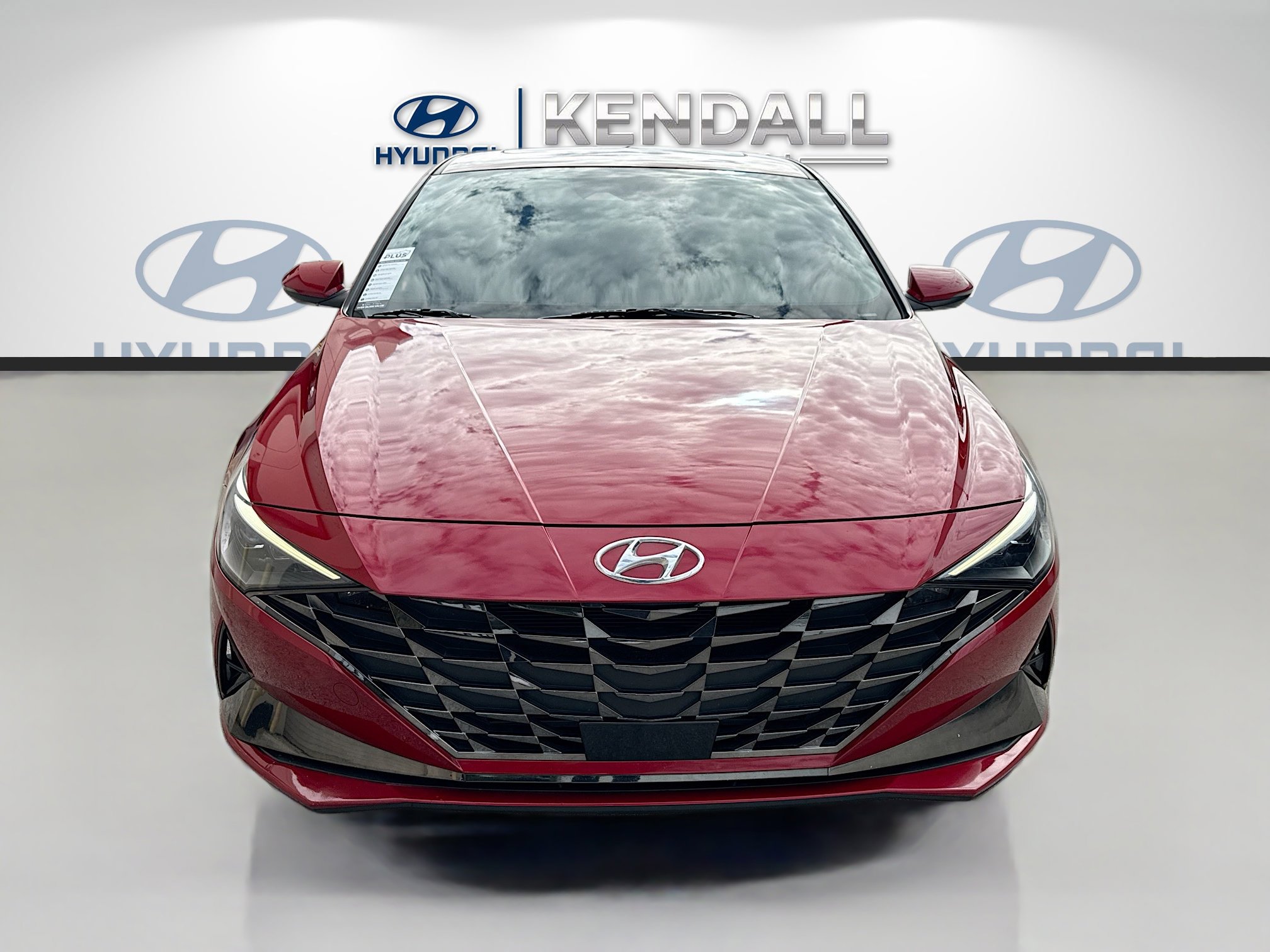 Used 2023 Hyundai Elantra Limited image 2