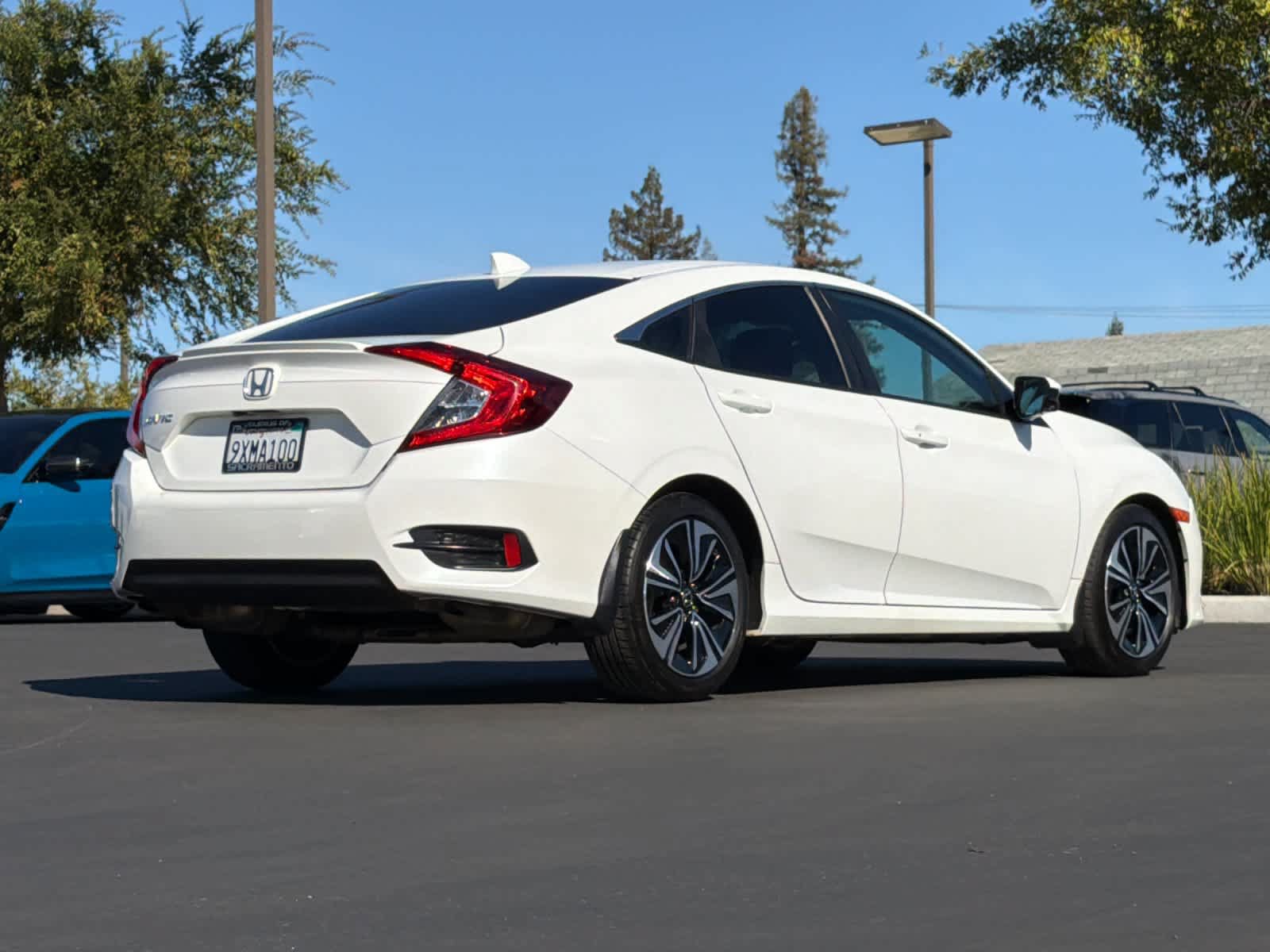 Used 2017 Honda Civic EX-T image 2