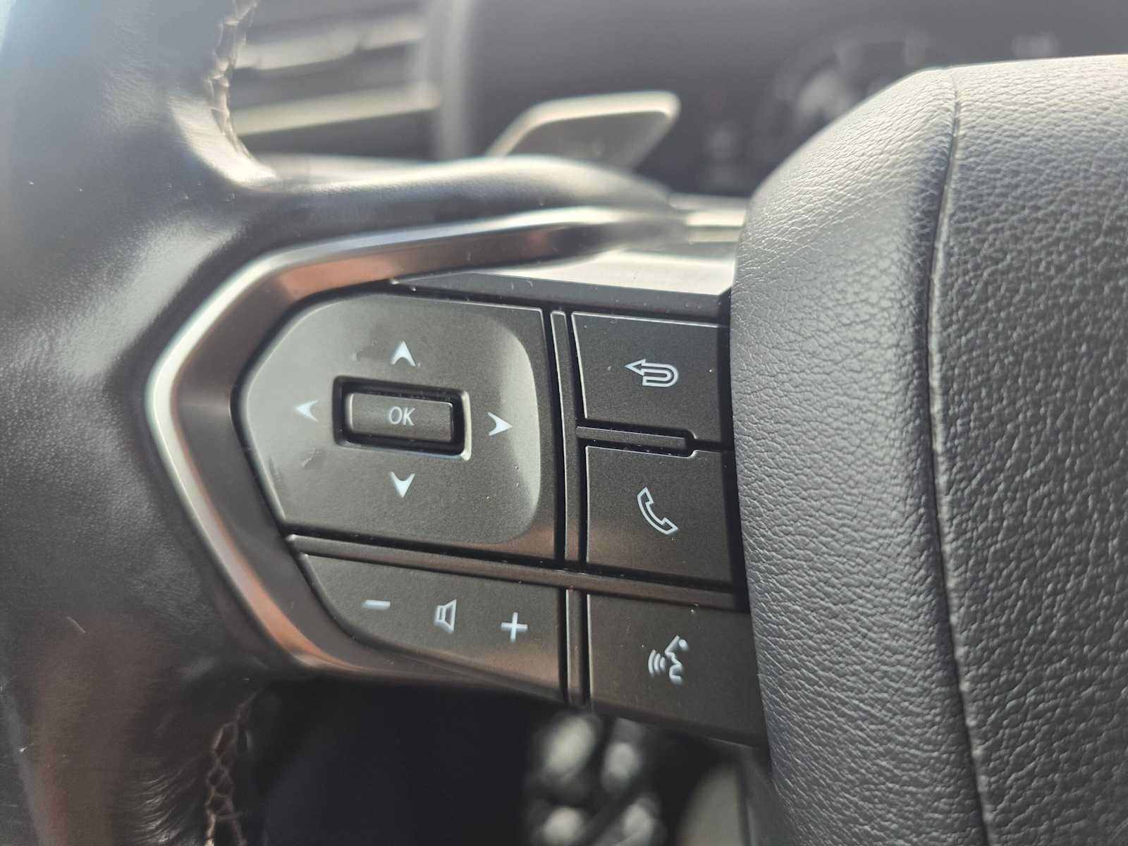Used 2022 Lexus LX 600 4WD w/ Appearance Package image 34