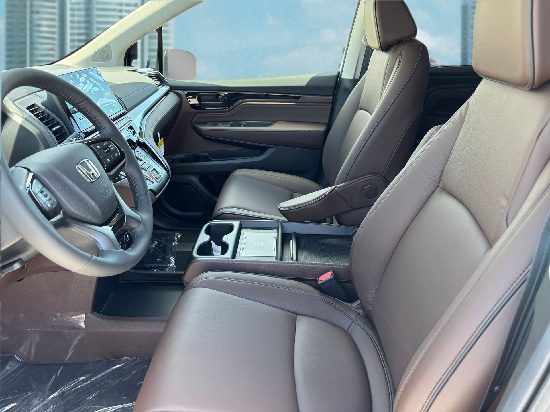New 2025 Honda Odyssey Touring image 13