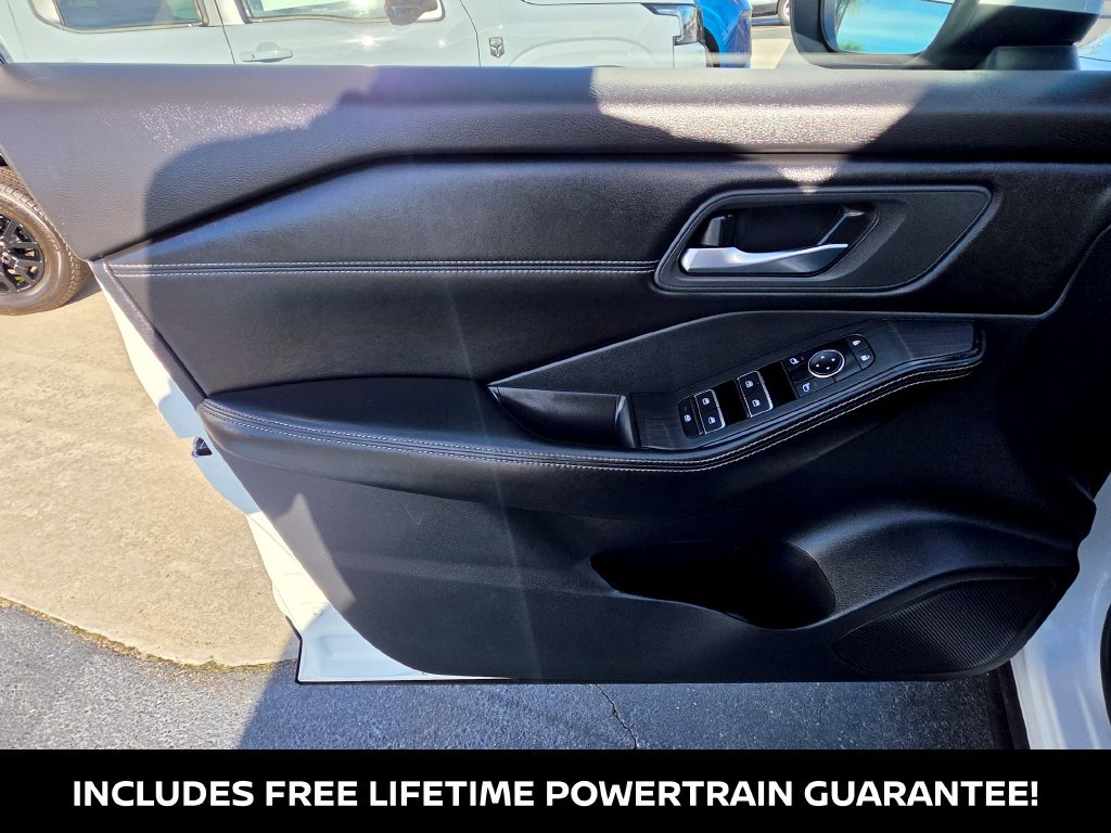 Certified 2024 Nissan Rogue SL FWD image 14