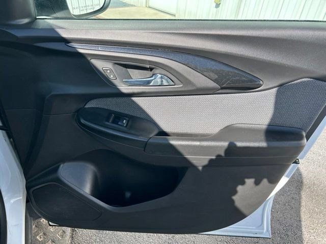 Used 2021 Chevrolet TrailBlazer LT FWD image 39