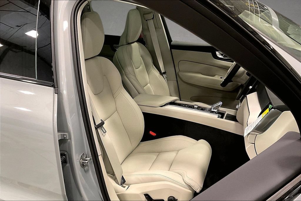 New 2026 Volvo XC60 B5 Ultra w/ Protection Package Premier AWD/4WD image 11