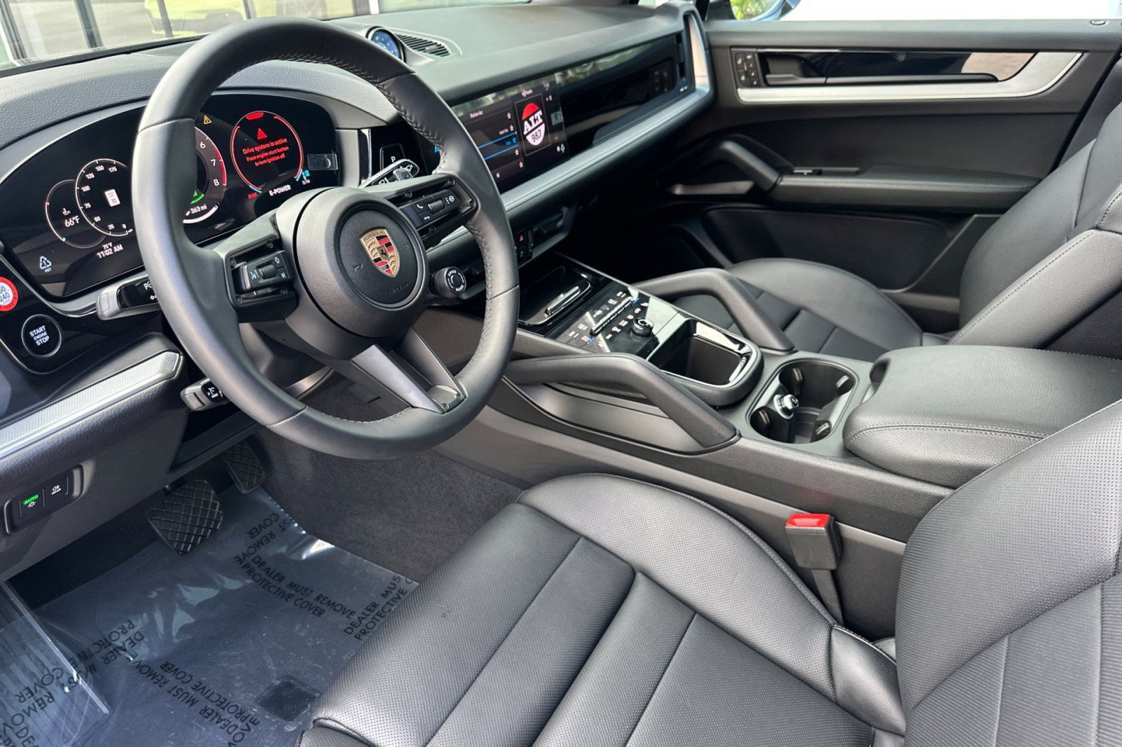 Certified 2025 Porsche Cayenne E-Hybrid image 4