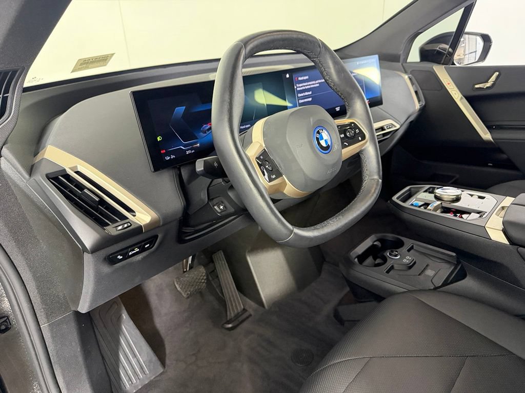 Used 2023 BMW iX xDrive50 w/ Sport Package AWD/4WD image 21