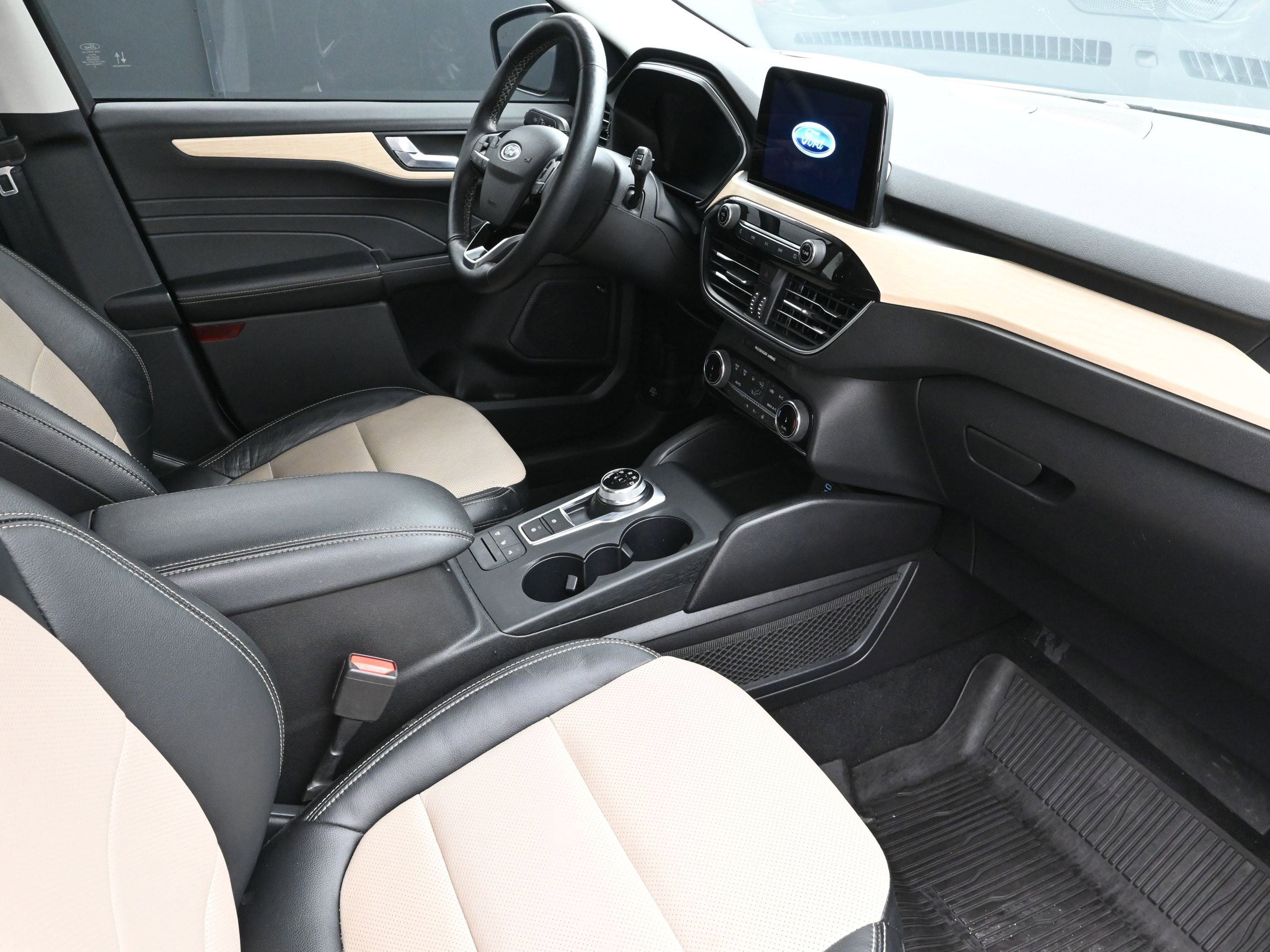 Used 2022 Ford Escape Titanium w/ Titanium Elite Package image 26