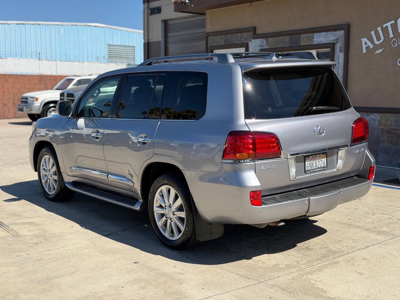 Used 2010 Lexus LX 570 4WD w/ Preferred Accessory Package image 7