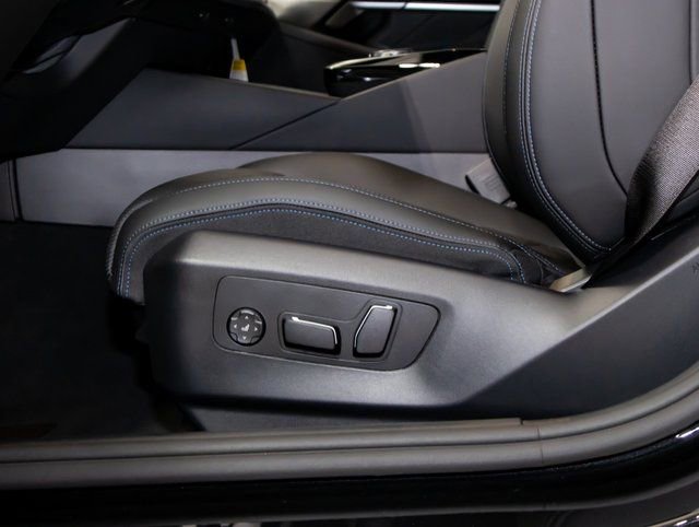 Used 2026 BMW 550e xDrive w/ Premium Package image 15