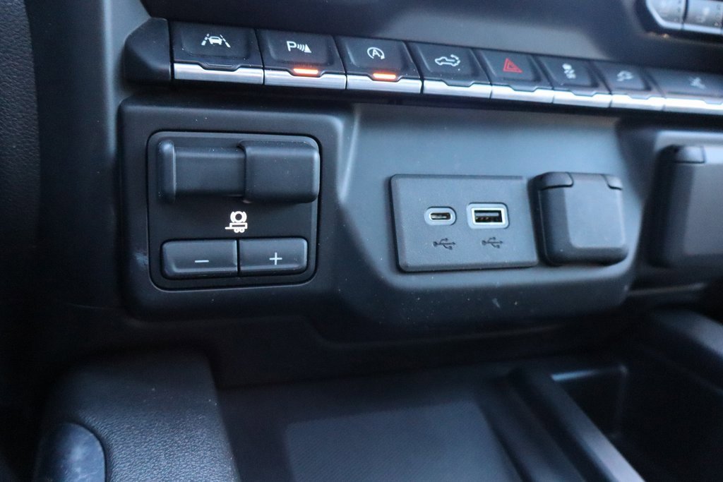 Used 2020 Chevrolet Silverado 1500 High Country w/ Technology Package image 15