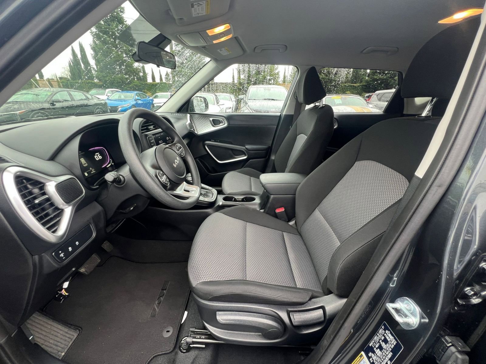 Used 2025 Kia Soul LX w/ LX Technology Package image 22