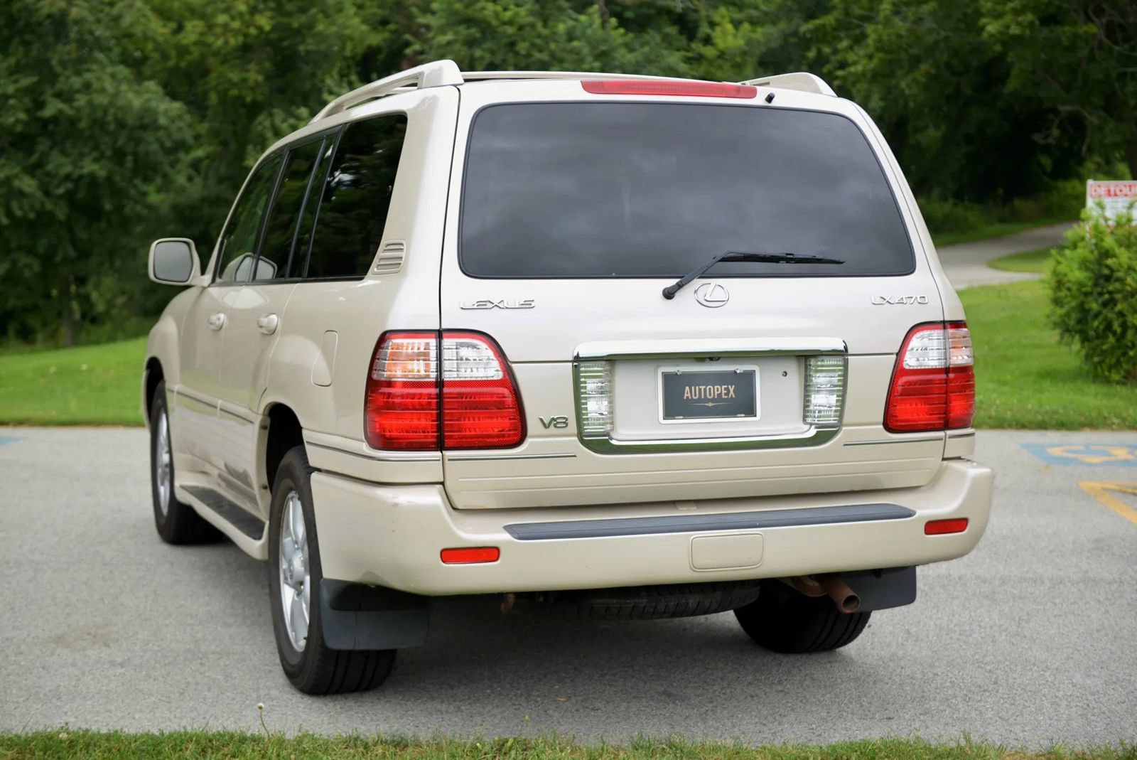 Used 2005 Lexus LX 470 4WD image 21
