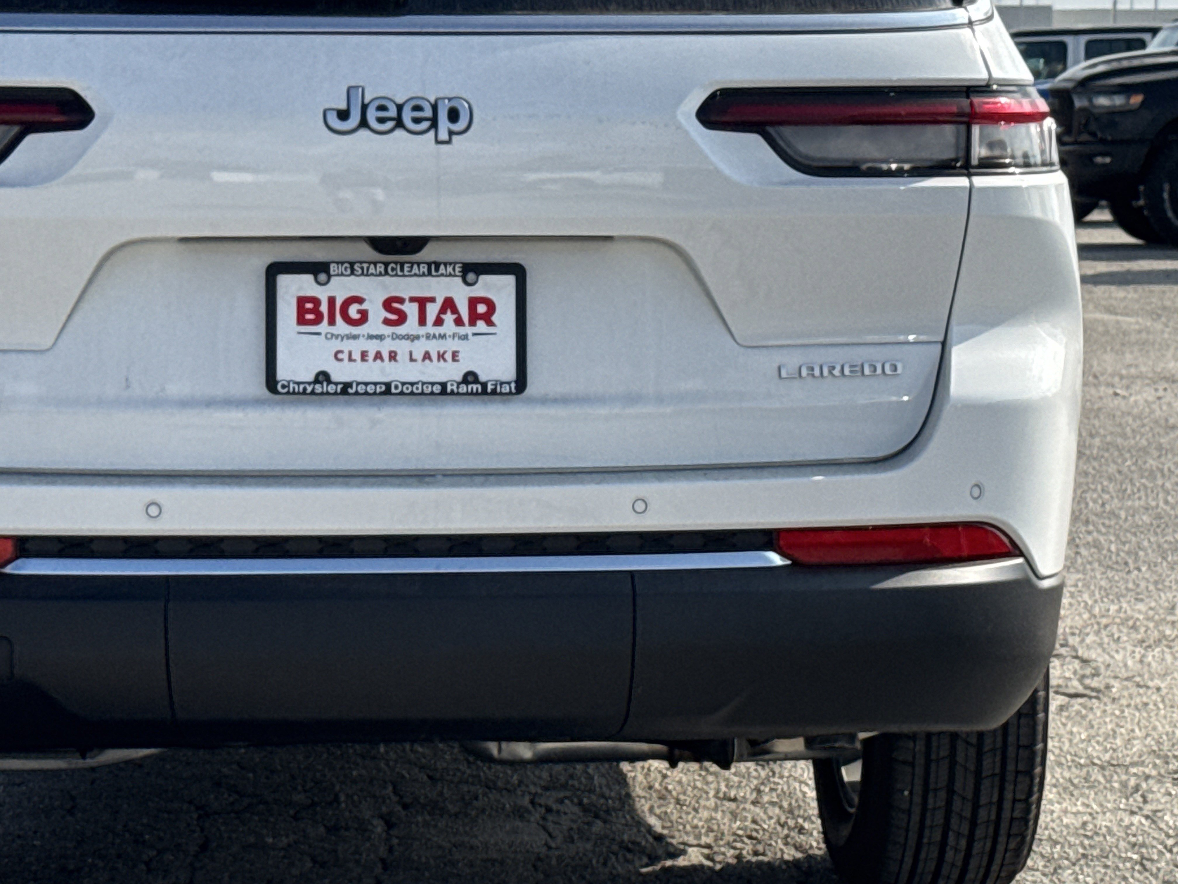 New 2025 Jeep Grand Cherokee L Laredo image 11