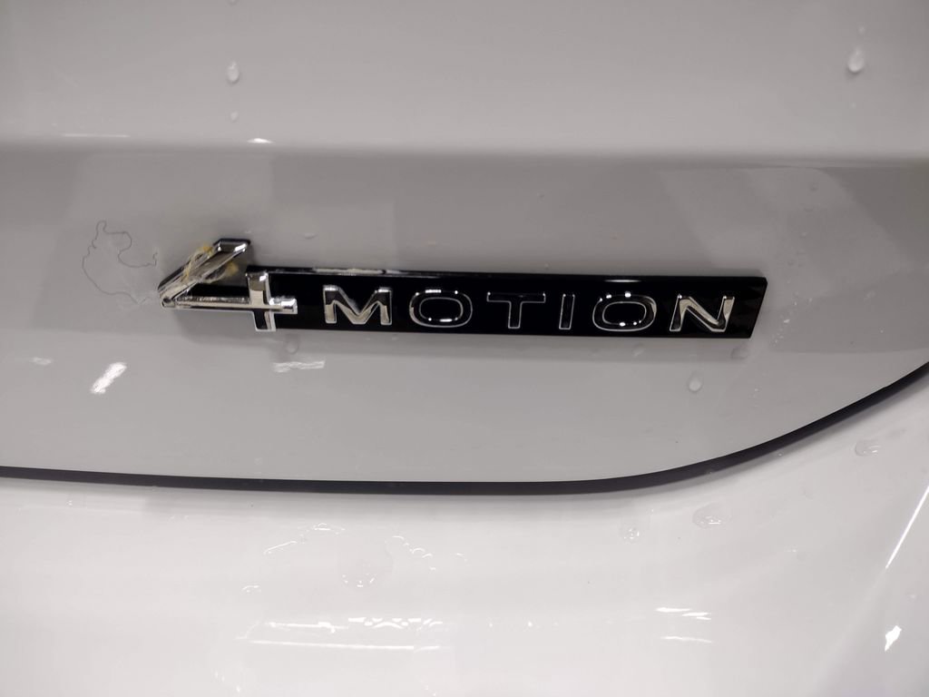 New 2025 Volkswagen Taos SE image 13