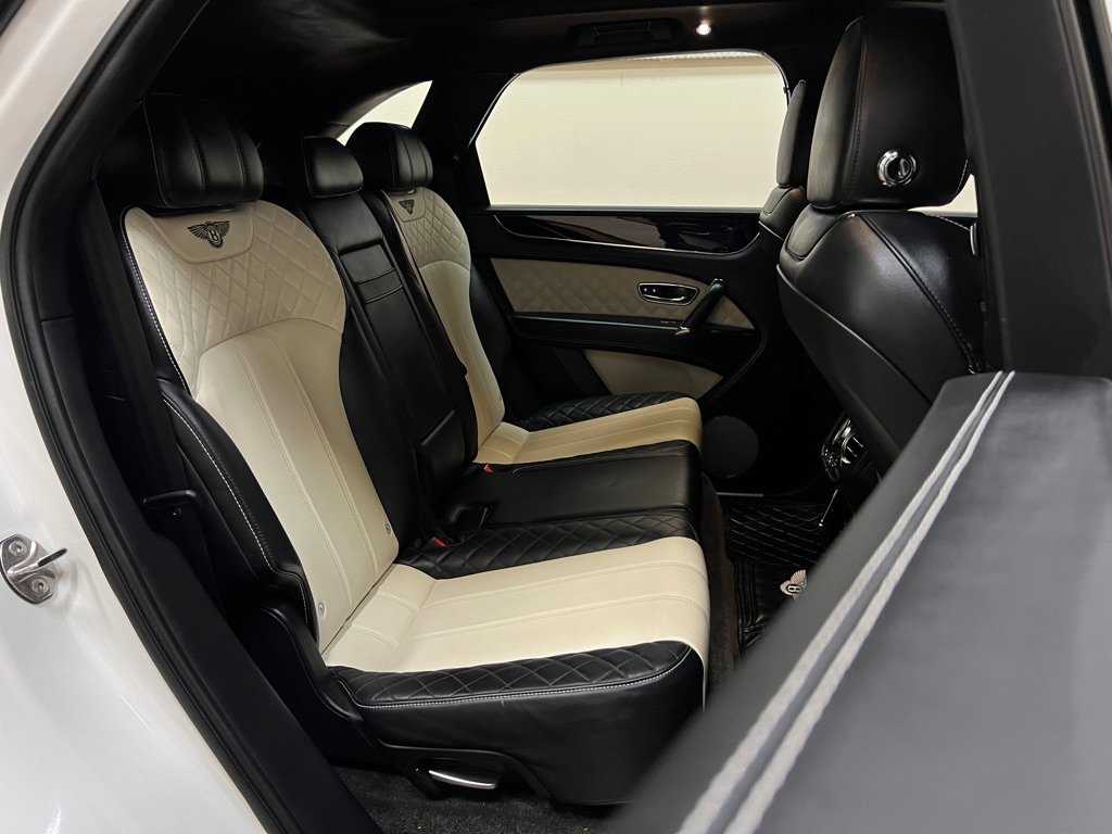 Used 2019 Bentley Bentayga image 50