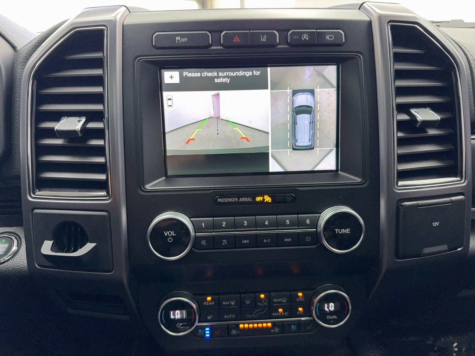 Used 2019 Ford Expedition Platinum RWD image 29
