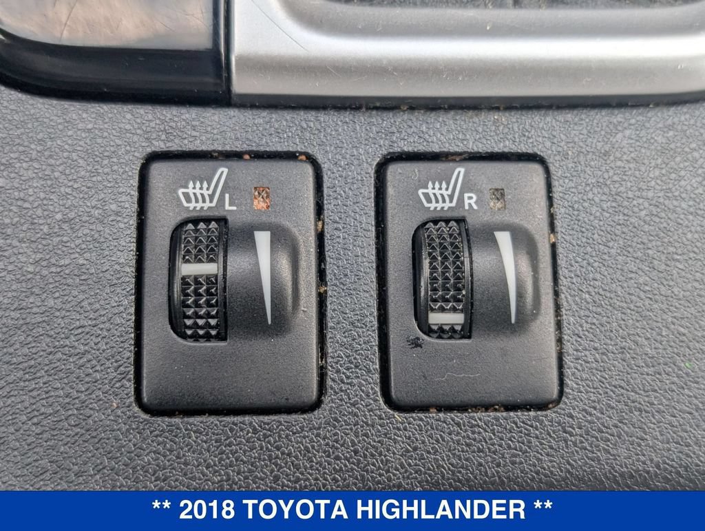 Used 2018 Toyota Highlander XLE w/ Carpet Mat Package (TMS) AWD/4WD image 28