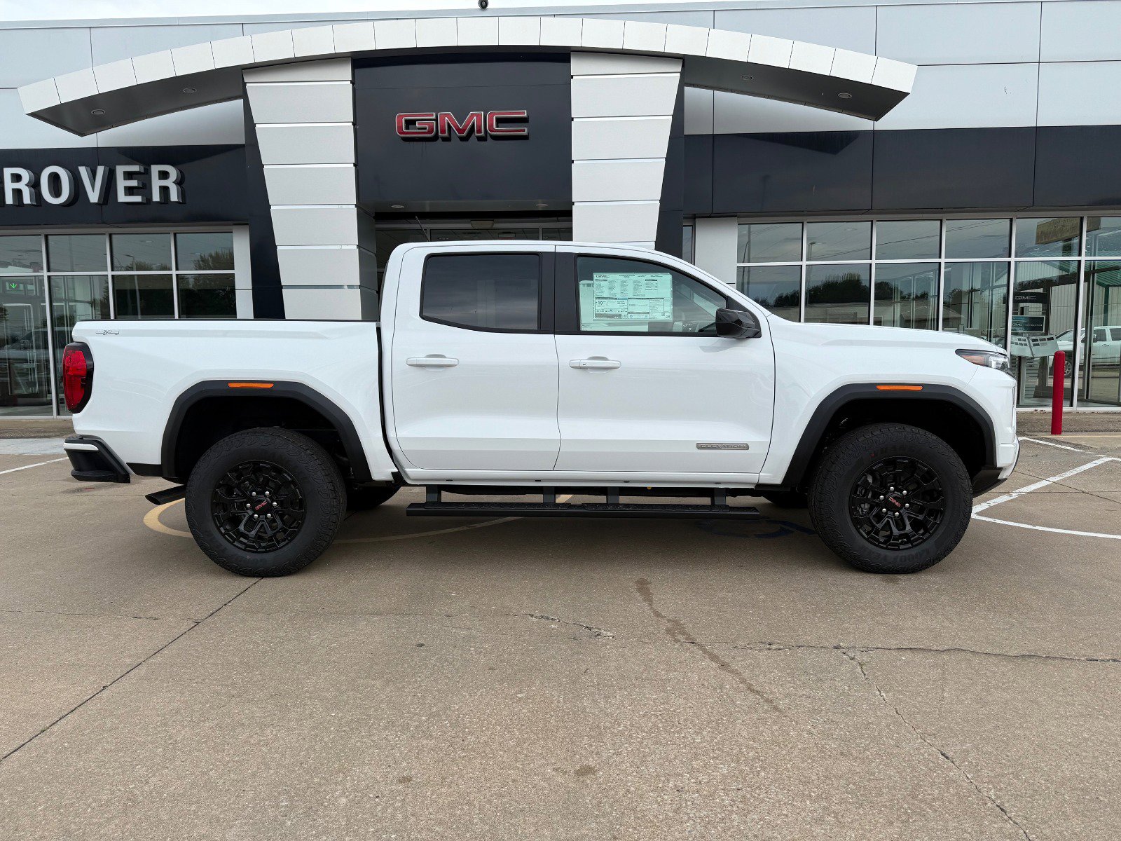 New 2026 GMC Canyon Elevation image 3