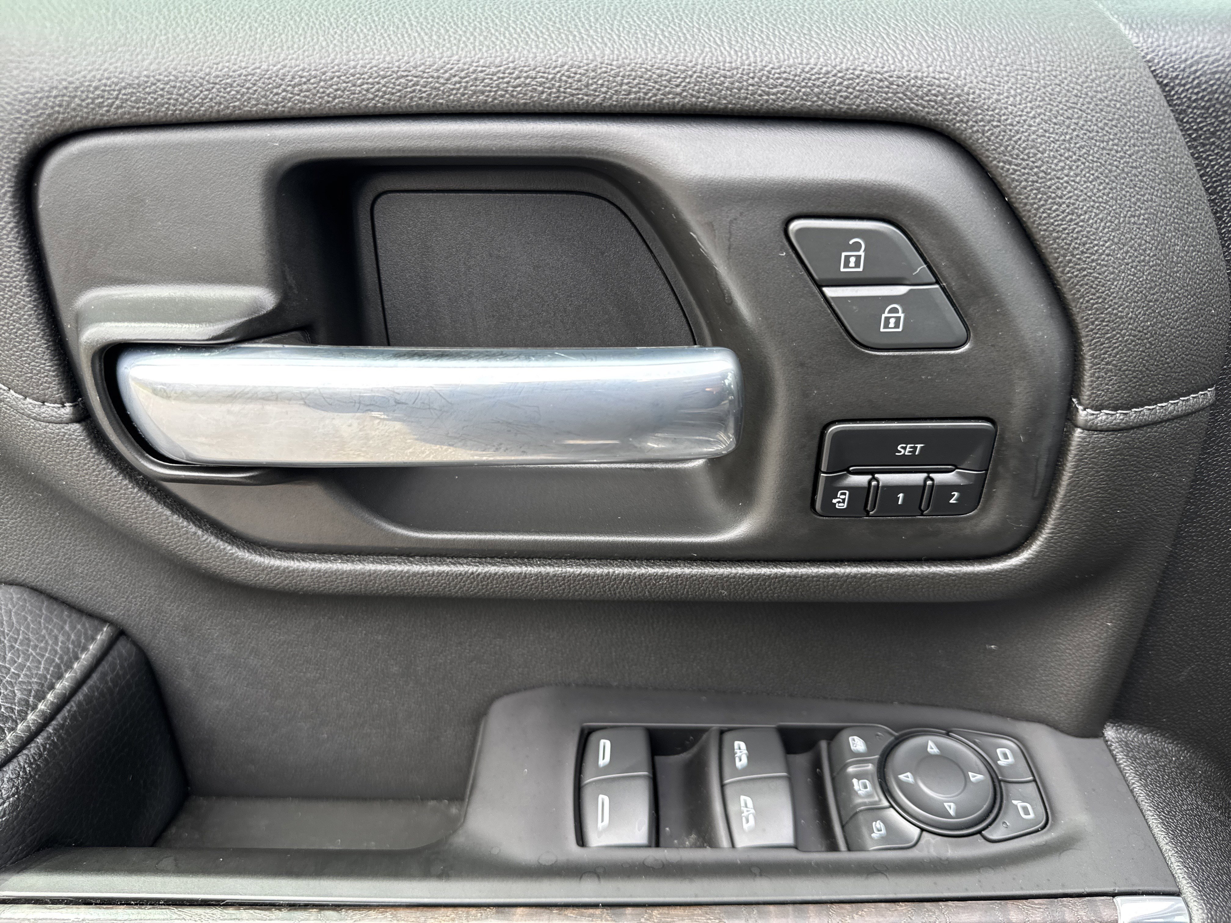 Used 2023 GMC Sierra 2500 Denali w/ Denali Ultimate Package image 14