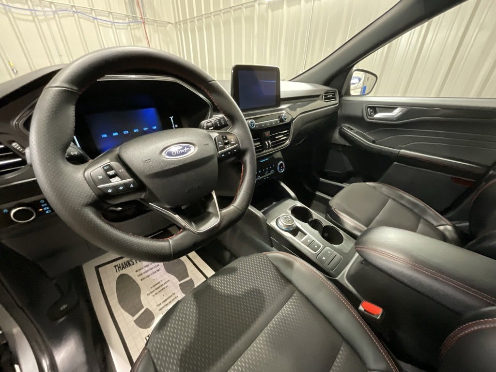 Used 2025 Ford Escape ST-Line image 14
