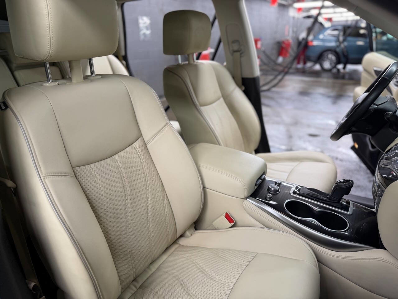 Used 2019 INFINITI QX60 Luxe w/ Essential Package image 39