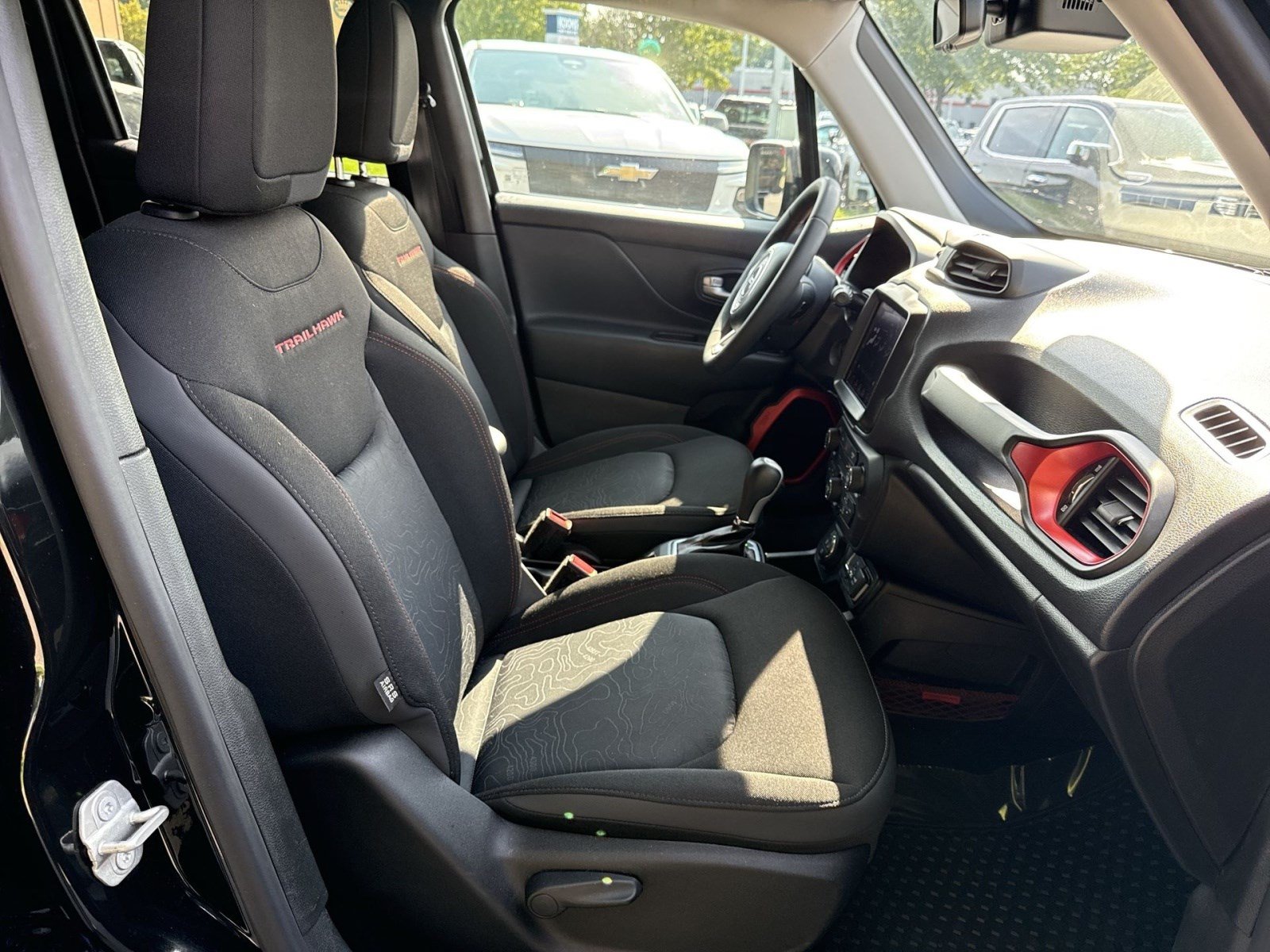 Used 2023 Jeep Renegade Trailhawk AWD/4WD image 24
