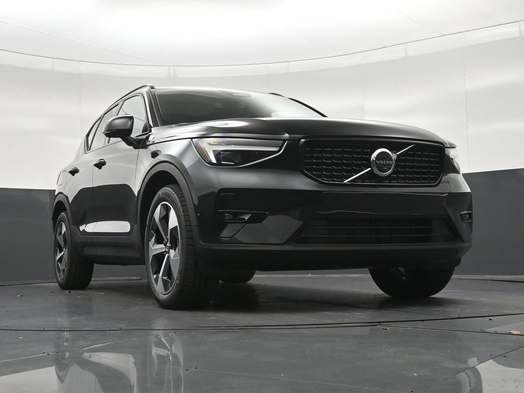 New 2026 Volvo XC40 B5 Plus w/ Protection Package Premier AWD/4WD image 27