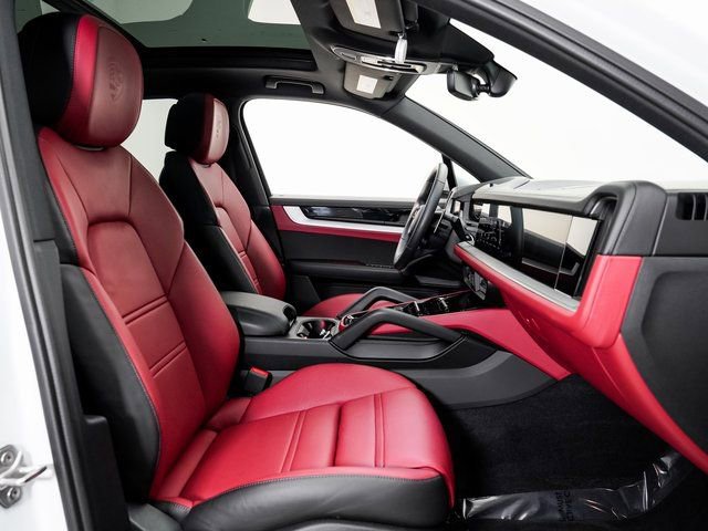 Certified 2025 Porsche Cayenne image 24