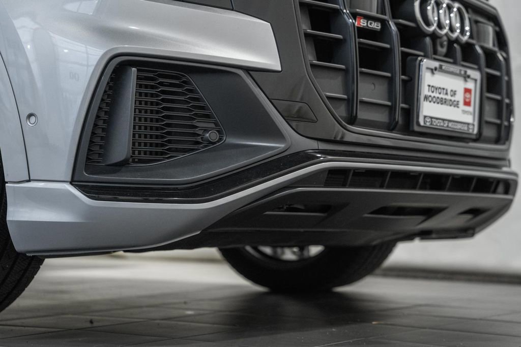 Used 2022 Audi SQ8 Premium Plus w/ Carbon Optic Package image 13