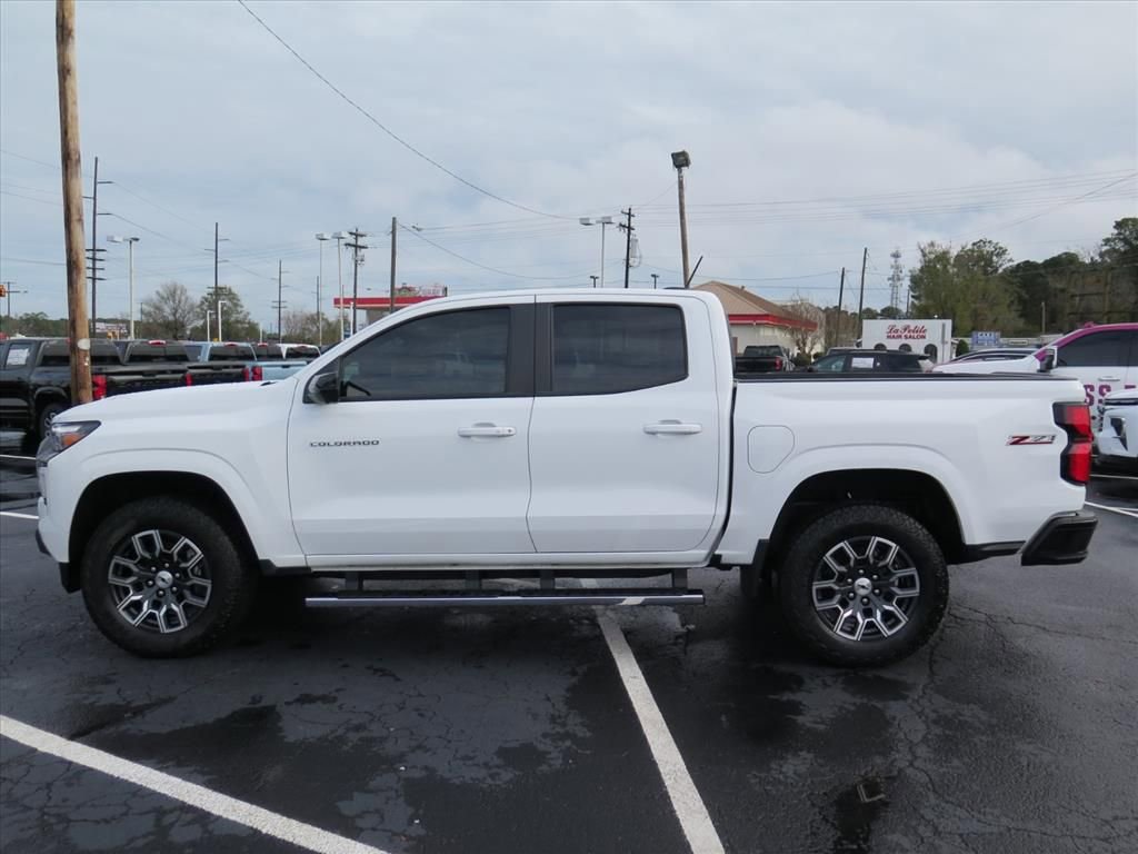 Used 2024 Chevrolet Colorado Z71 w/ Z71 Convenience Package 2 image 6