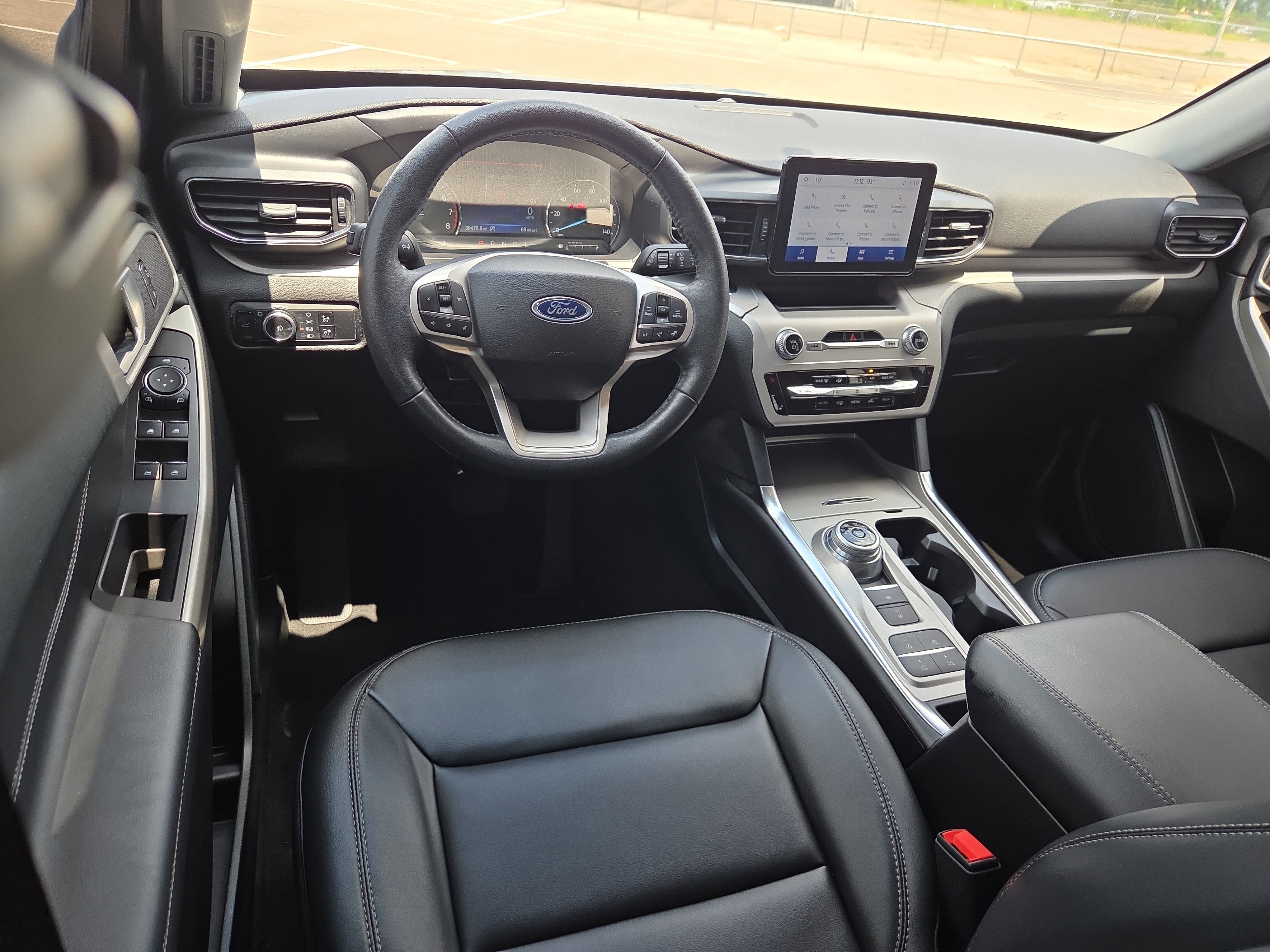 Used 2024 Ford Explorer XLT w/ Equipment Group 202A image 7