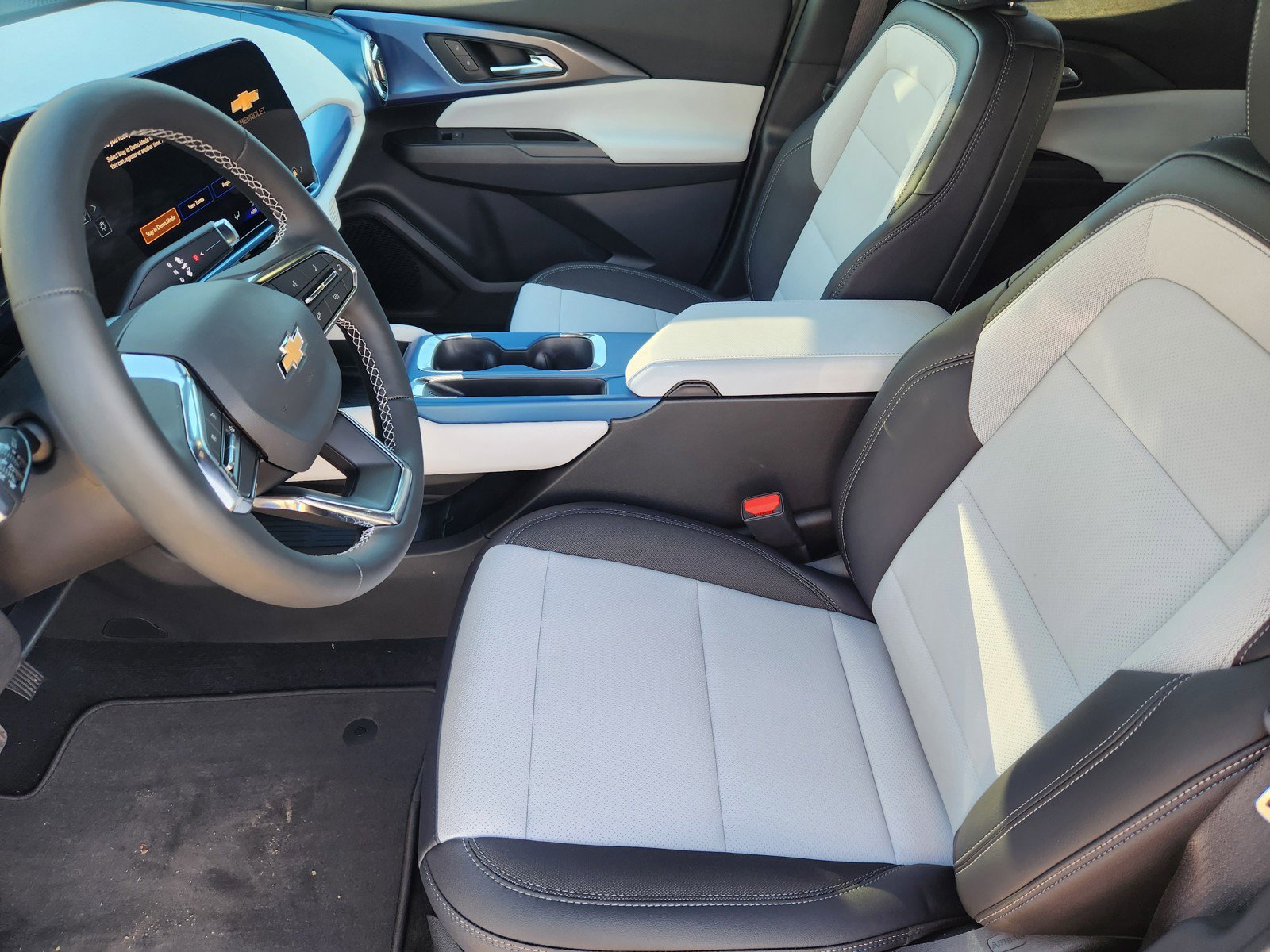 New 2026 Chevrolet Equinox EV LT image 9