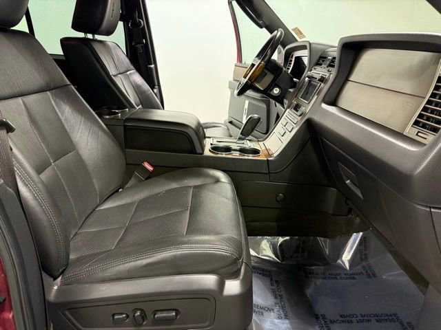 Used 2014 Lincoln Navigator 4WD image 31