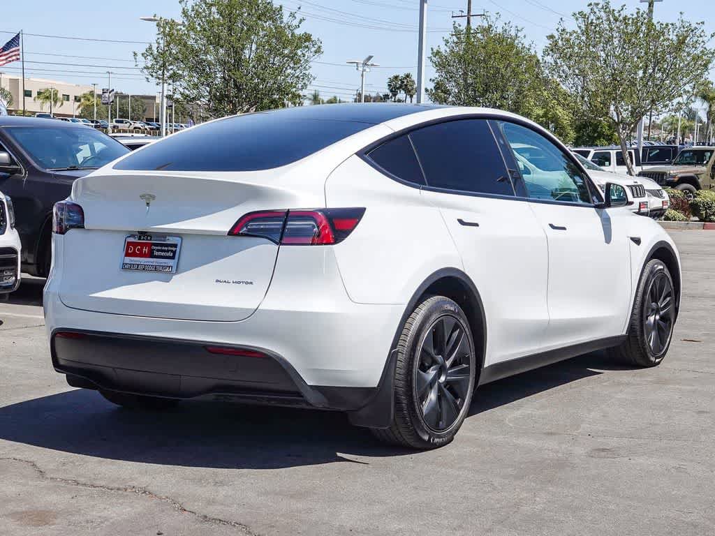 Used 2024 Tesla Model Y Long Range AWD/4WD image 4