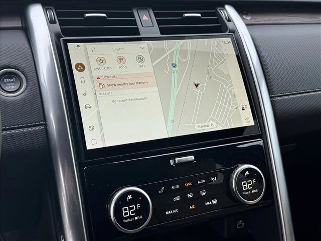 Certified 2024 Land Rover Discovery Dynamic SE image 14