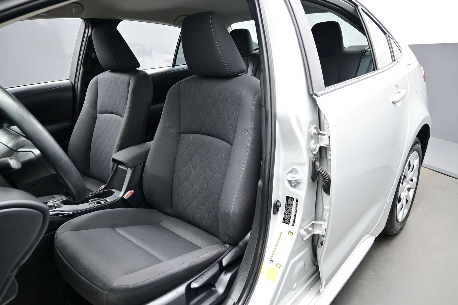 Used 2024 Toyota Corolla LE FWD image 10