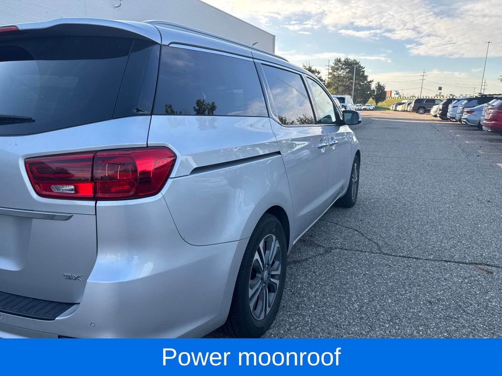 Used 2020 Kia Sedona SX FWD image 4
