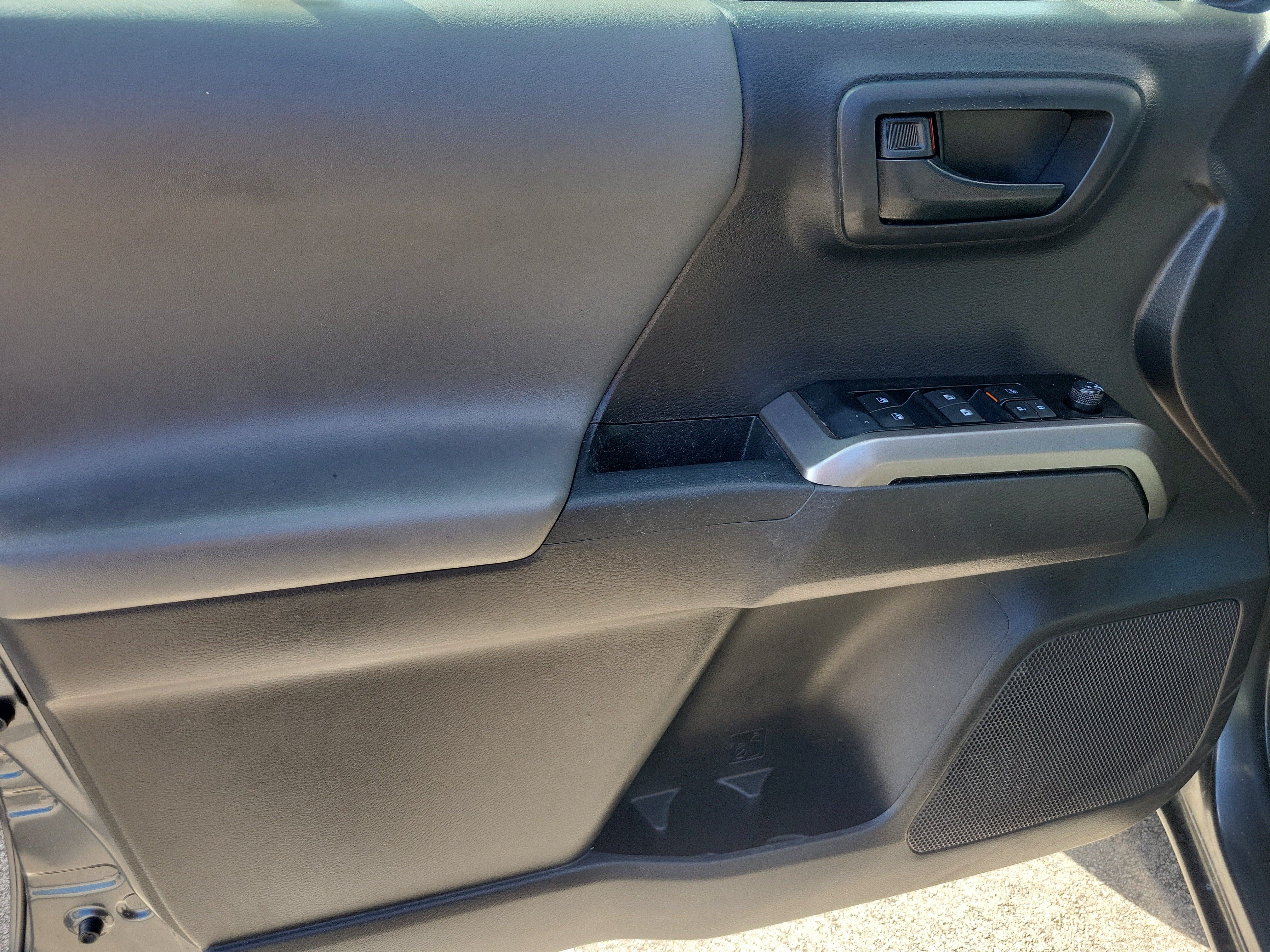 Used 2023 Toyota Tacoma SR5 RWD image 21