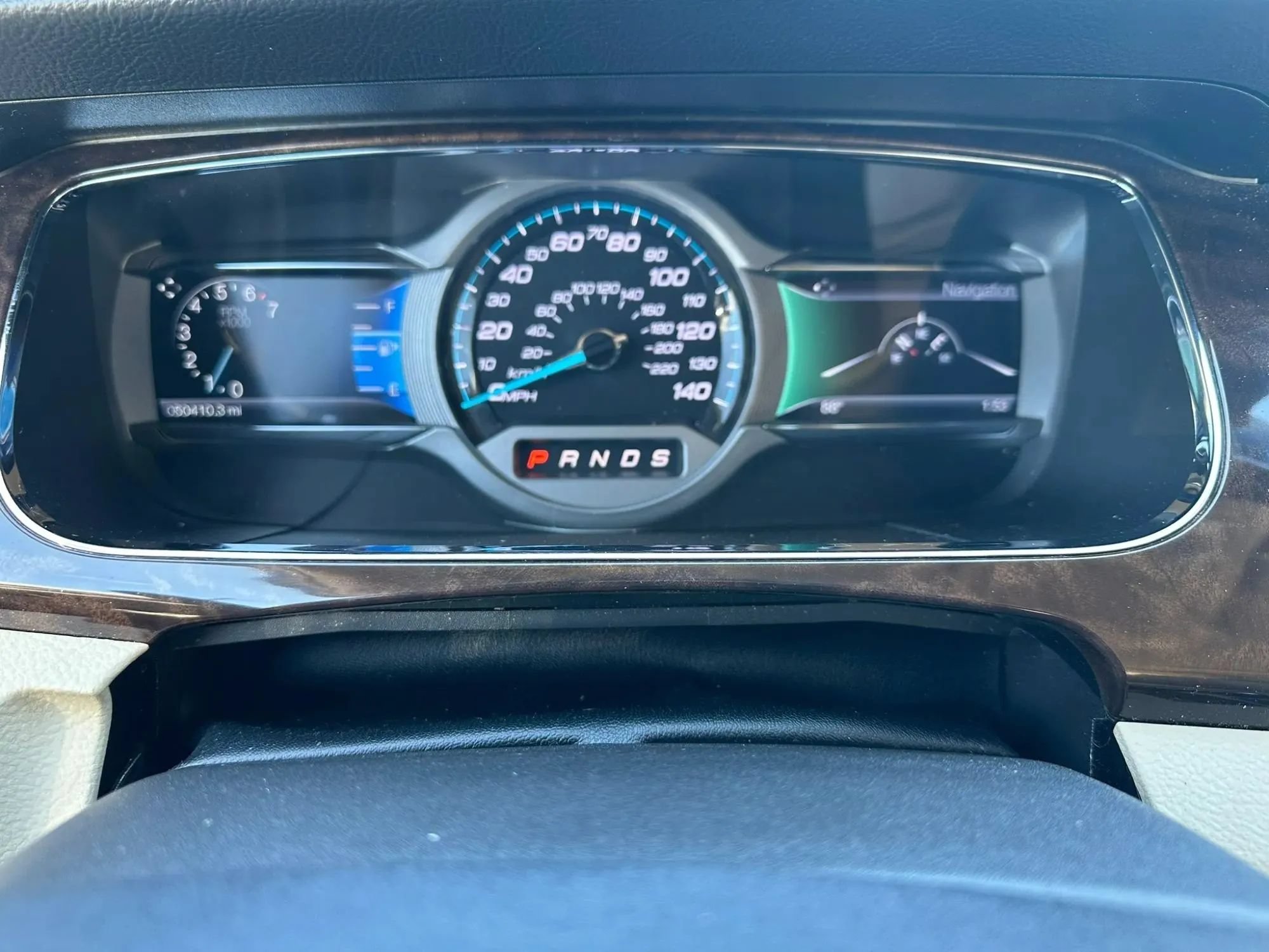 Used 2017 Ford Taurus Limited FWD image 18